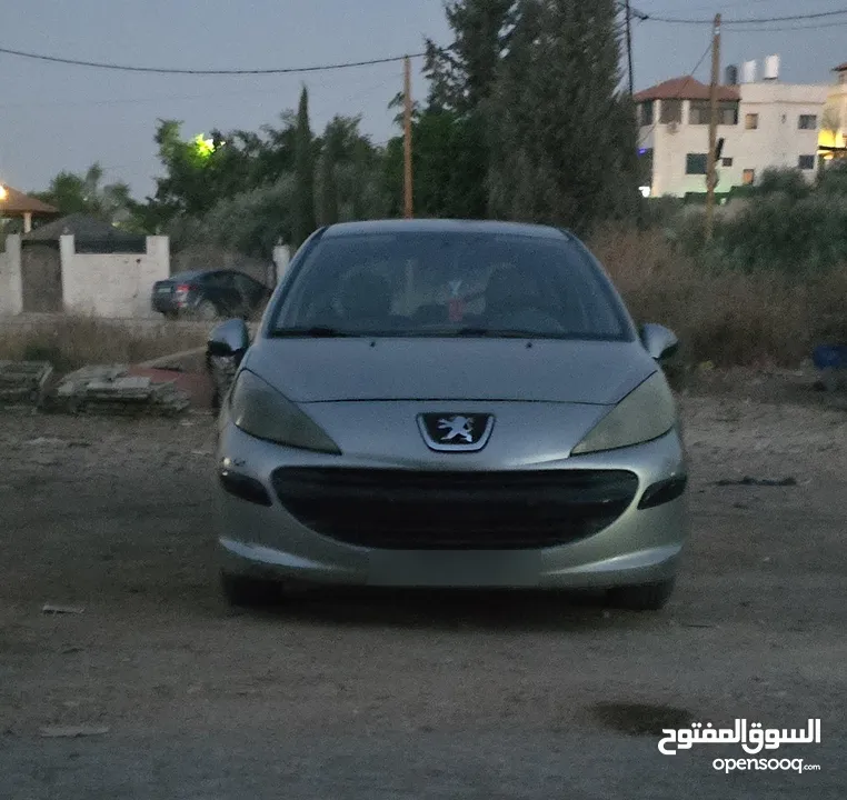 بيجو 207 / لون فضي/ بنزين