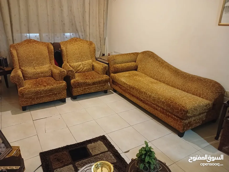 طقم كنب تفصيل خشب سوويد