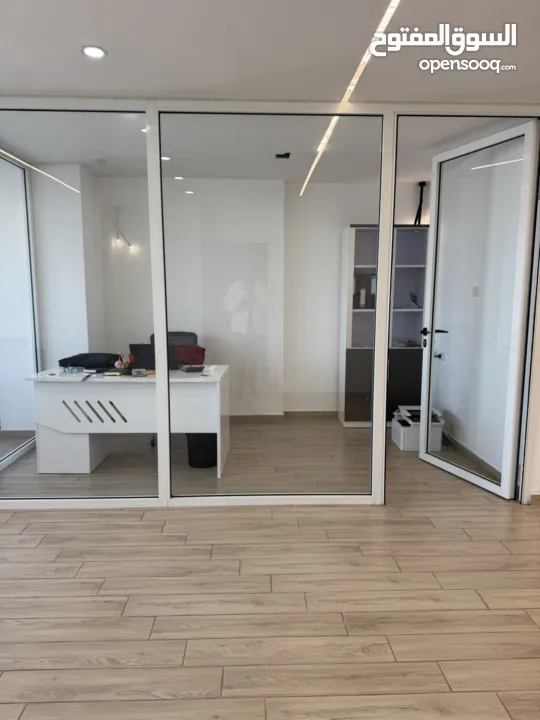 مكتب مميز جدا للايجار فوق مصرف الصفا الطابق الثامن فوق مركز النور للعيون مباشرة