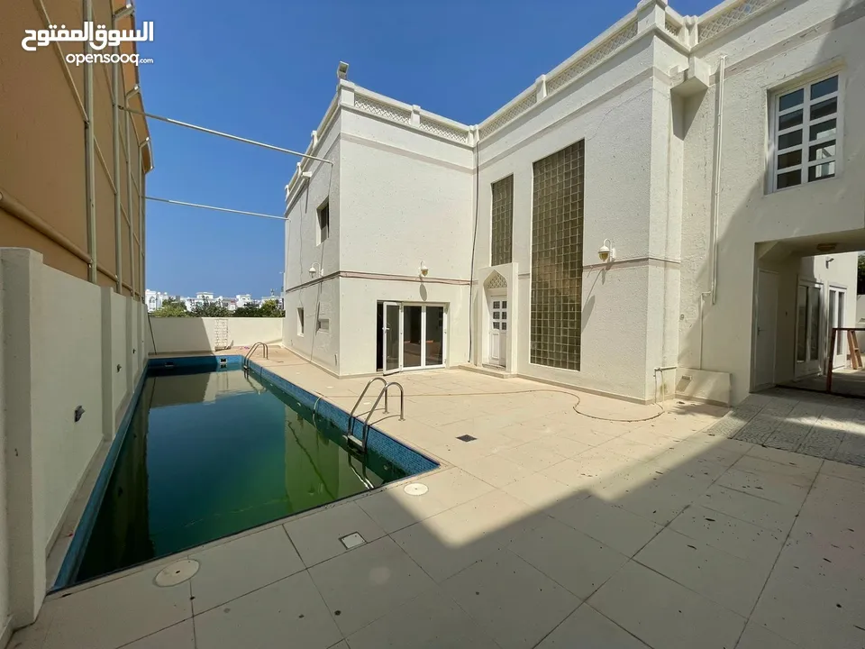 4 + 1 BR Large Villa in MSQ with Private Pool