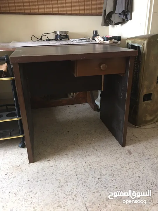 طاولات مكتب - جديده و مستعمله -