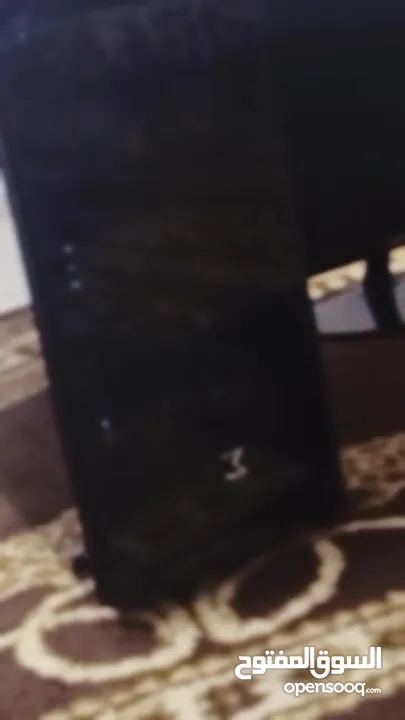 كمبيوتر قيمنق مع جميع أغراضه ما يحتاج شي بشغلك كل شي يخطر في بالك قابل للتفاوض