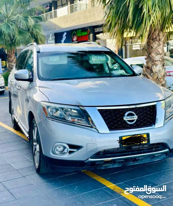 Nissan Pathfinder 2015 model excellent condition in Suwaiq