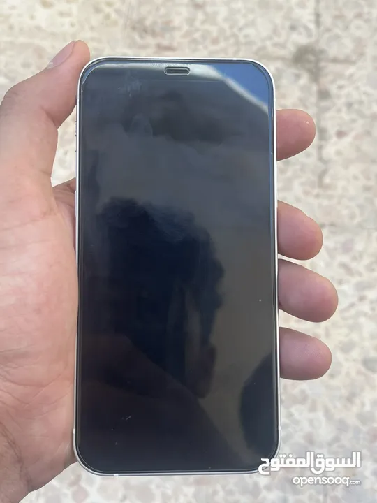 آيفون 12 عادي