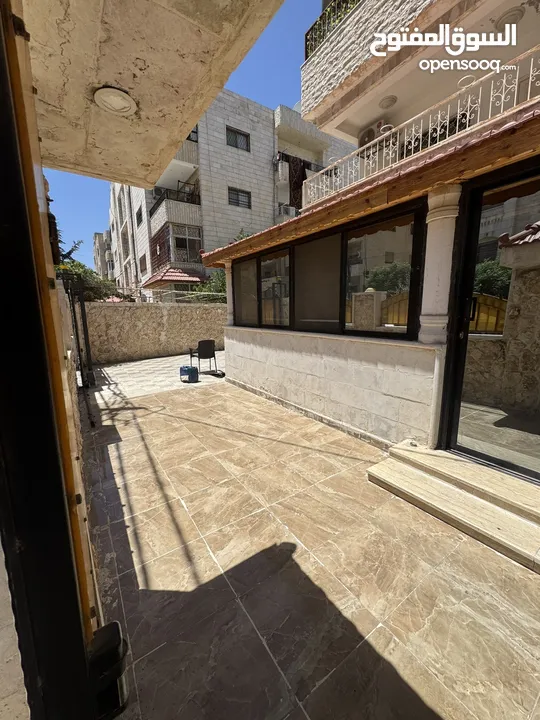 شقة طابق ارضي بحال الوكالة في اجمل مناطق اربد  قرب المؤسسة العسكرية للبيع بسعر مغري