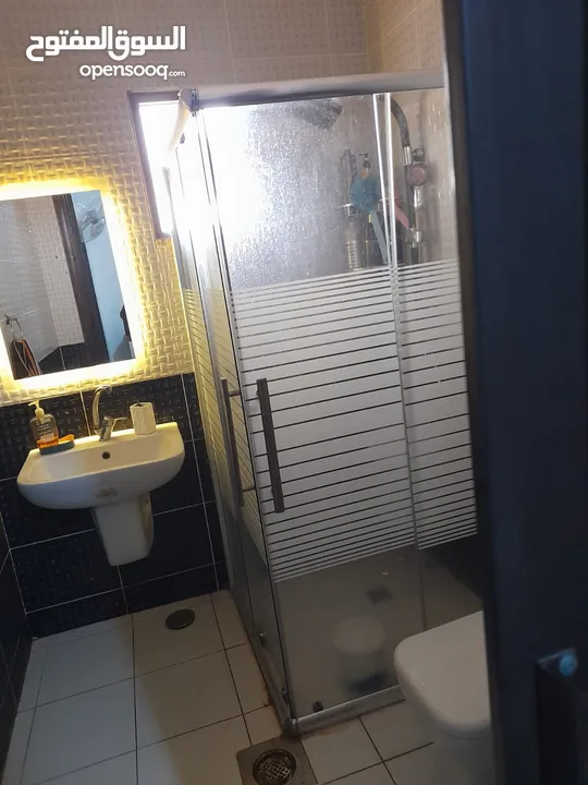 مزرعة مع بيت للبيع