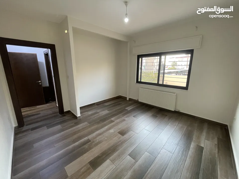 شقة للايجار في الصويفية ( Property 40726 ) سنوي فقط