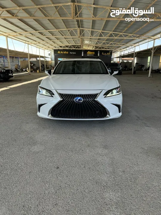 Lexus ES 300h 2021  لكزس هايبرد حره غير مجمركه ، البيع : مجمرك جاهز او بدون جمرك حره