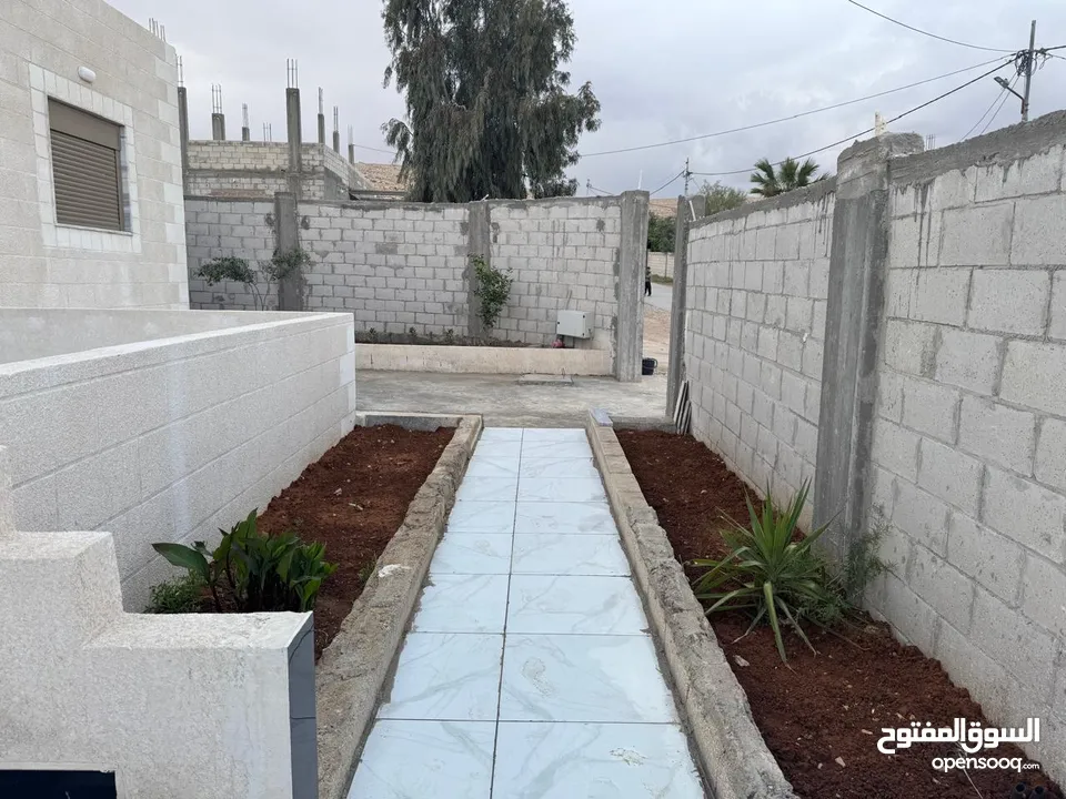 بيت للبيع مميز منطقه هادئه جدا