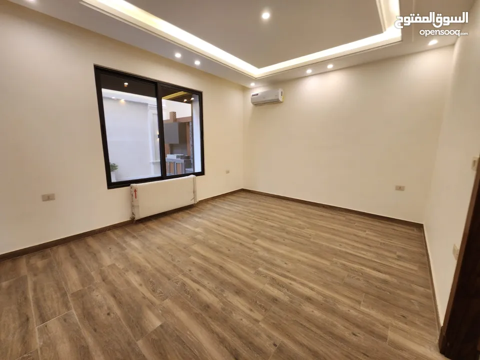 شقة ارضية للبيع في منطقة الصنوبر - ref : 14432