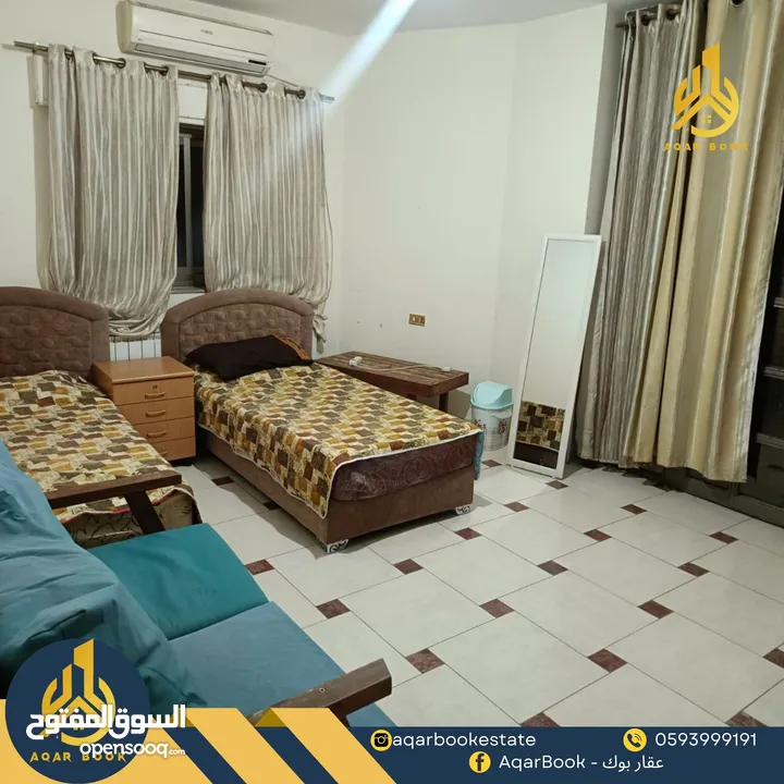 شقة مفروشة أرضية للإيجار مع ترس واسع