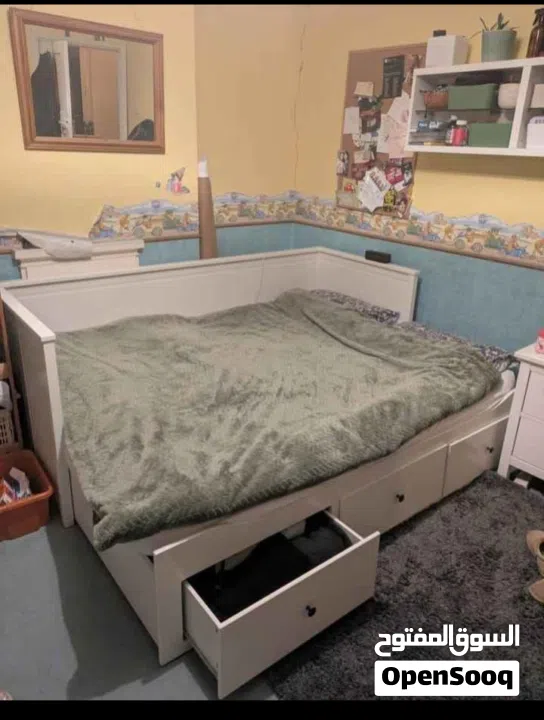 IKEA HEMNES daybed in excellent condition – used for only 2 months. Comes with a comfortable IKEA