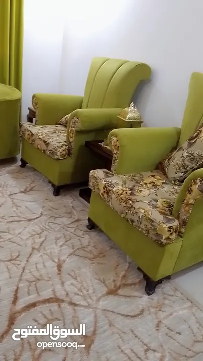 طقم كنب ملووووكي شبه جديد خشب تفصيل