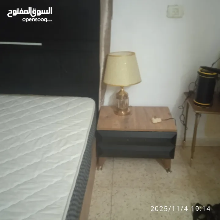 غرفة نوم خشب سندوش تركي بحالة ممتازة استعمل بسيط جدا بسعر مغري جدا المعني الاتصال