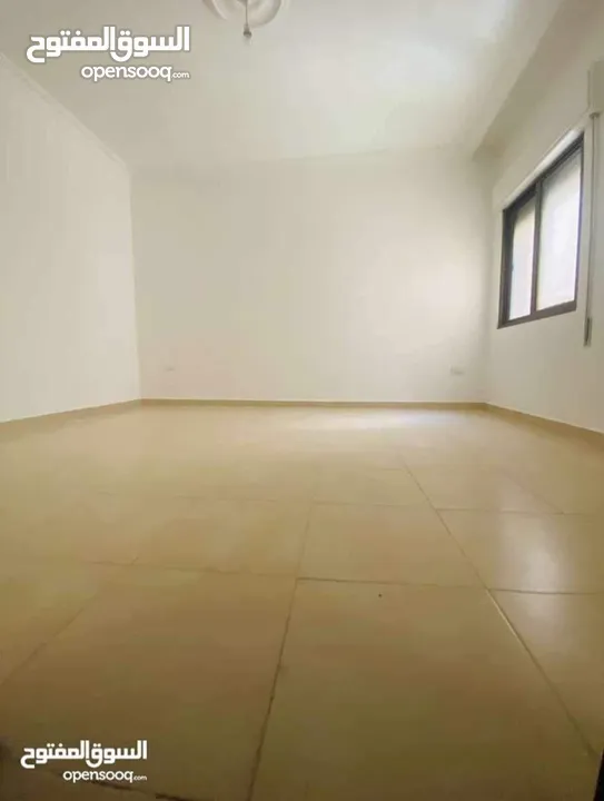 شقه ارضيه مميزه مع كراج وتراس 8م بسعر مناسب لم تسكن في ابو نصير من المالك مباشرة.