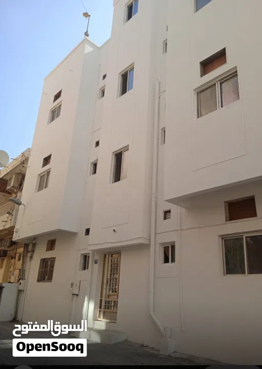 للبيع بنايات في المنامة في رأس و المخارقه