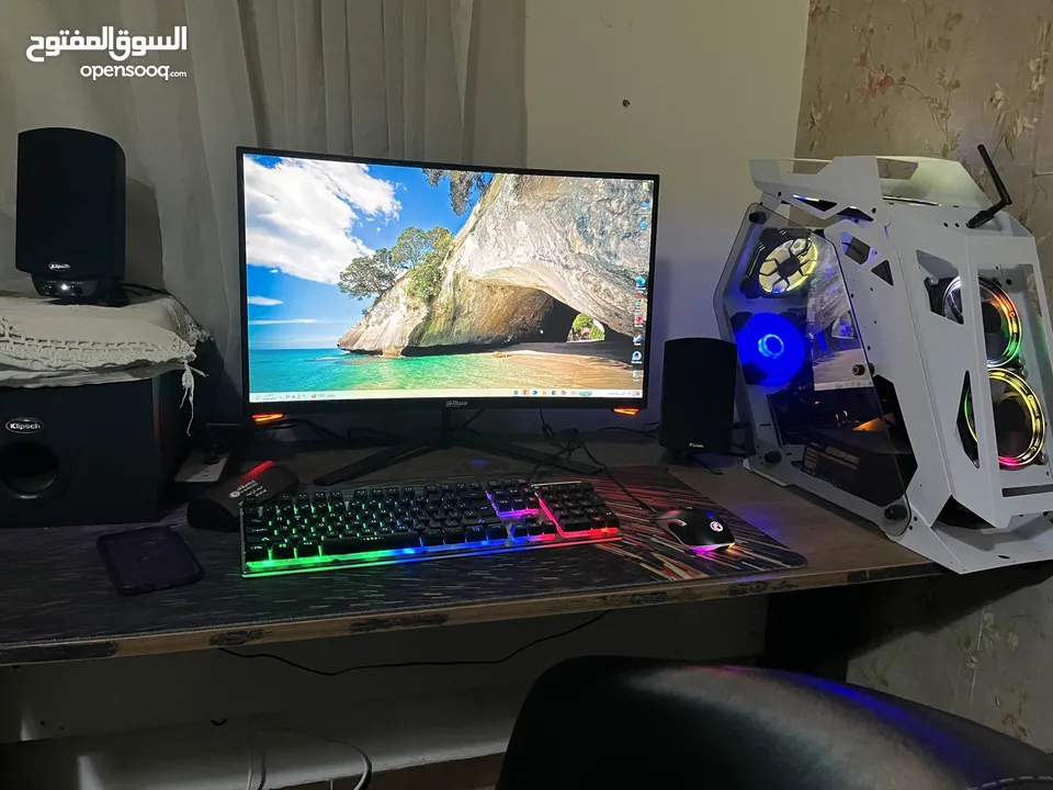جهاز كمبيوتر للبيع