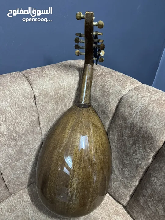 عود زرياب عراقي بحالة ممتازه حجم وسط للبيع بسعر مناسب اقرء الوصف السعر قابل للتفاوض بشيء بسيط