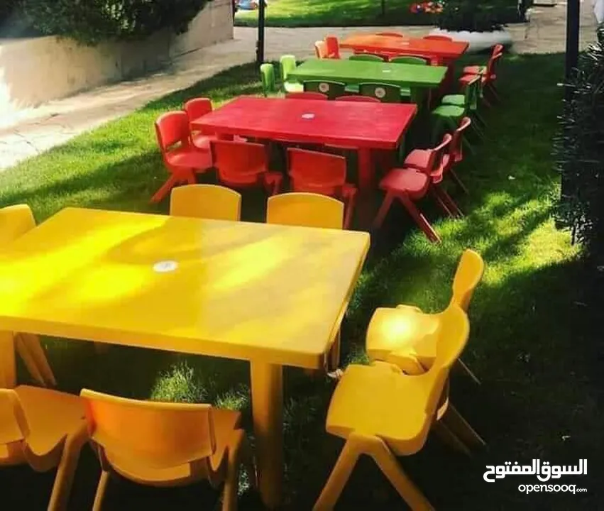 تأجير طاولات وكراسي أطفال لأعياد الميلاد  يتوفر لدينا أيضا  ماكينة البوب كورن وستاند الكب كيك المميز