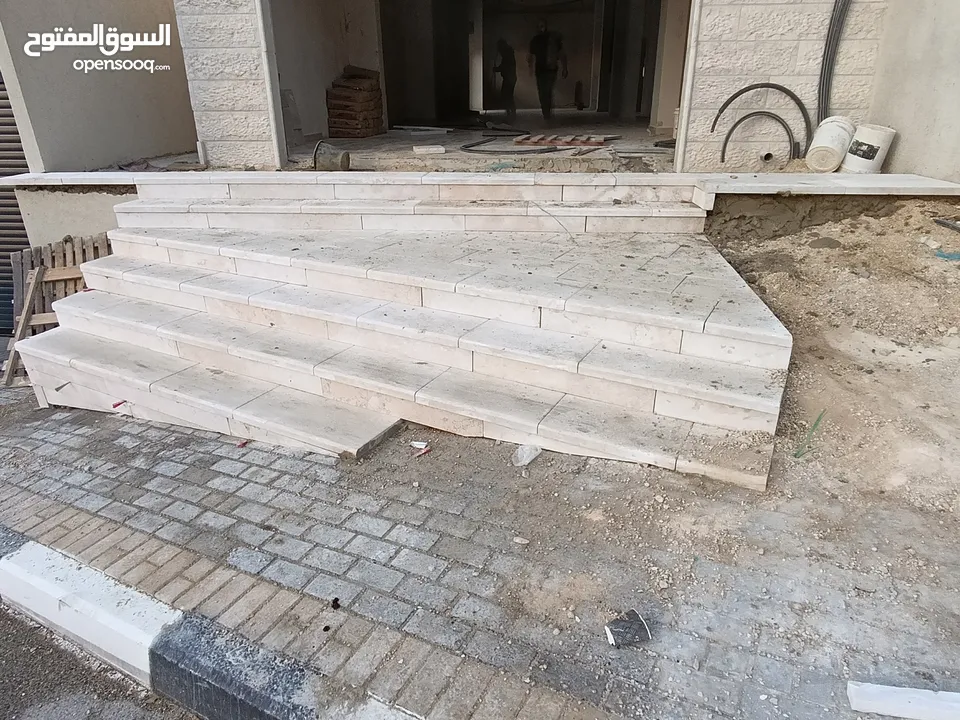 حرفي ومقاول بلاط . امانة ودقة وتميز في العمل