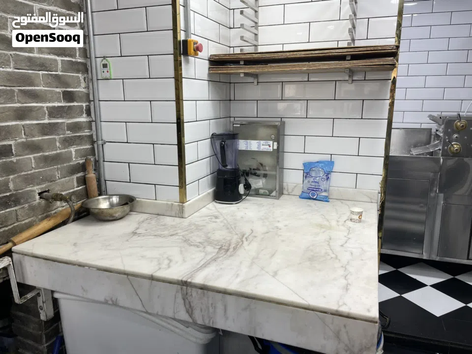 للبيع مطعم سوري متكامل في موقع مميز بعجمان