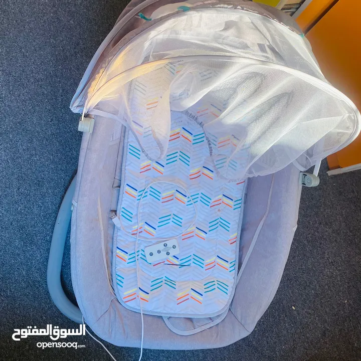 سرير اطفال هزاز كهربا
