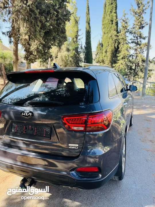 كيا سورنتو4X4 فل فل فل ما عدا الفتحة فقط  امكانية البيع دفعة وشيكات
