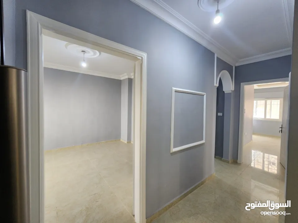 شقة طابقية فارغة للبيع في الرابية - ref : 14569