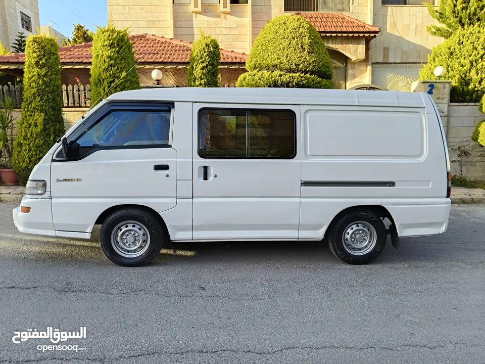 ميتسوبيشي L300 نقل مشترك موديل 2008 لون ابيض