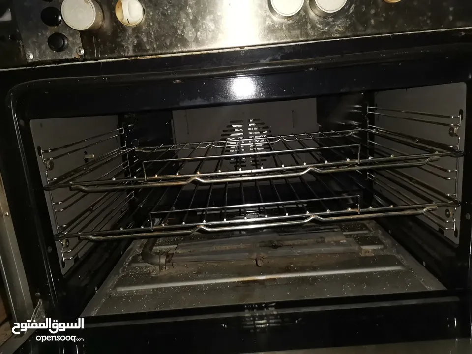 Good condation five burner oven