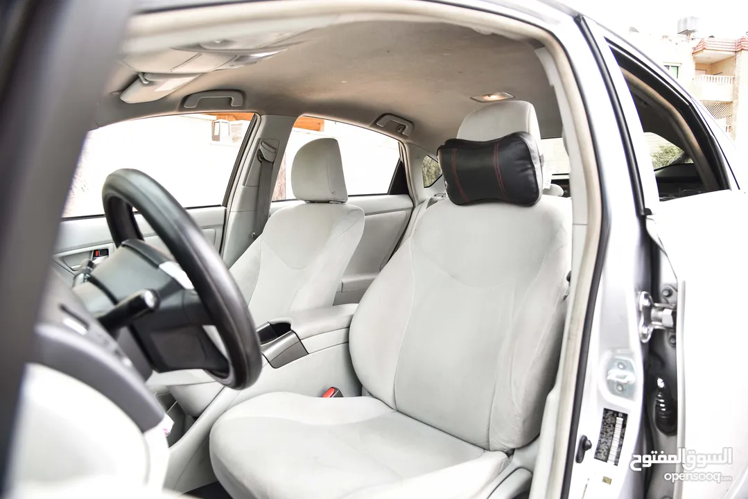 تويوتا بريوس هايبرد بحالة الشركة Toyota Prius Hybrid 2015