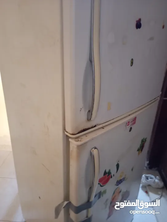 ثلاجه للبيع