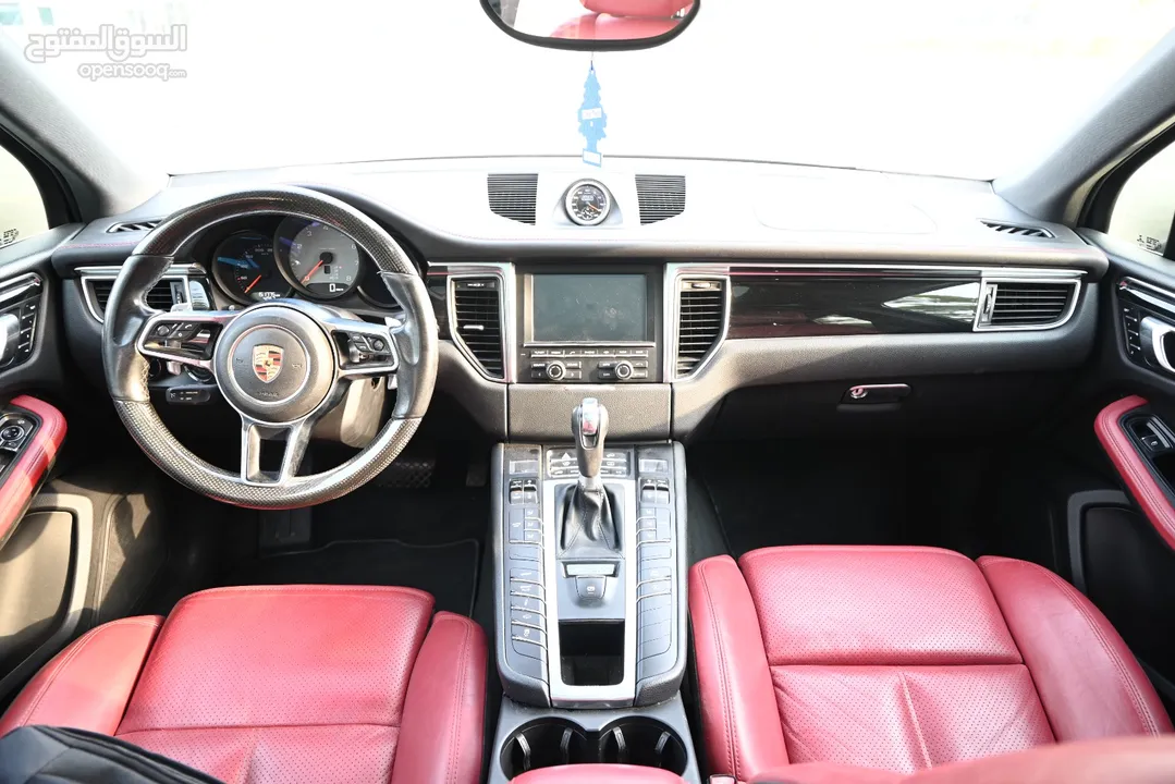 0% DP - BEST DEAL - AGENCY MAINTAINED - PORSCHE MACAN S WITH PANORAMIC ROOF - RED INTERIOR - GCC