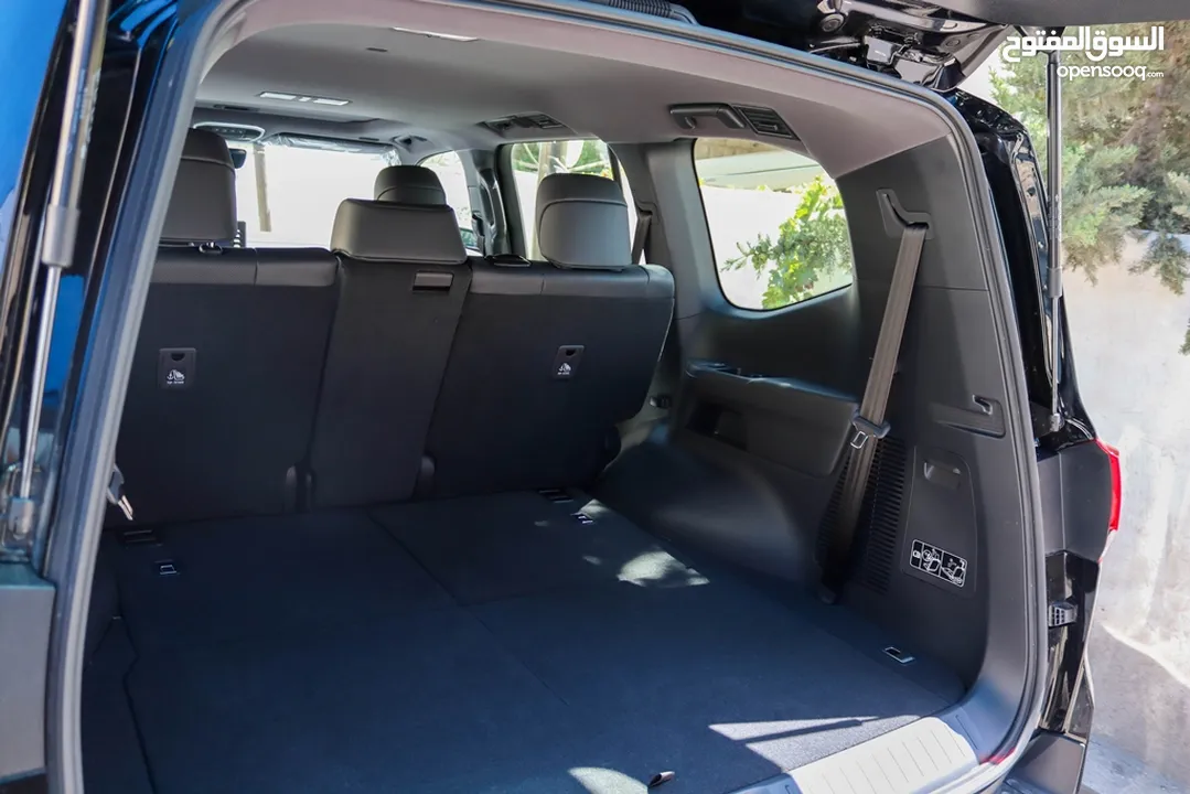 TOYOTA LAND CRUISER 300 GXR V6 موديل 2024 للبيع