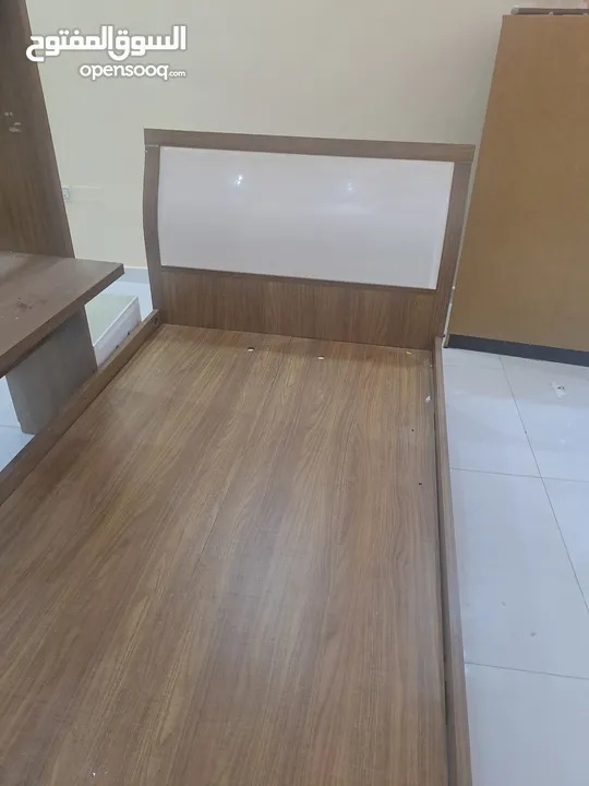 غرفه نوم كامله +طاوله تلفزيون من هوم سنتر استخدام 3شهور Complete bedroom + TV table from Home Centre