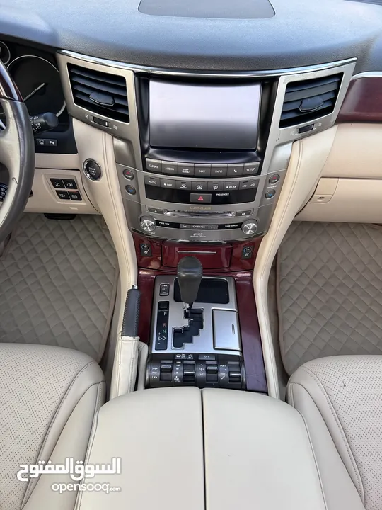 LEXUS LX 570 -GCC - very clean car