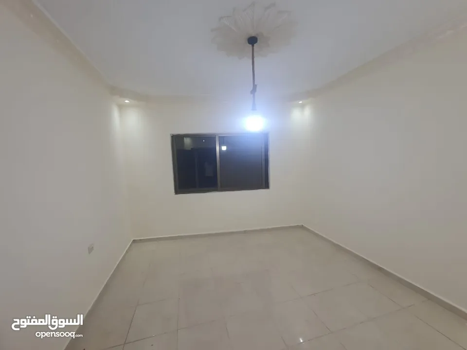 مستودع بحي عدن (محل) داخل  بحي سكني   للاجار