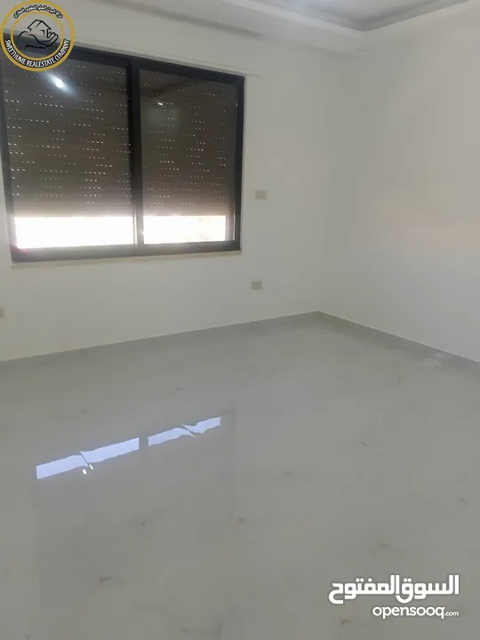 شقة فاخرة للبيع في أم أذينة طابق ثاني 170م تشطيب سوبر ديلوكس لم تسكن