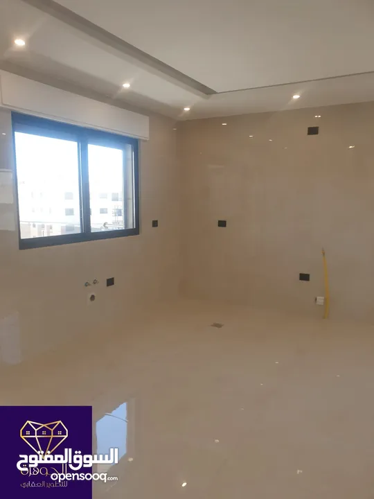 طابق اخير مع روف دوبلكس فاخر لم يسكن لقطه وبسعر مغري جداااا عرض خاص ع اخر شقة أرقى مناطق عرقوب خلدا