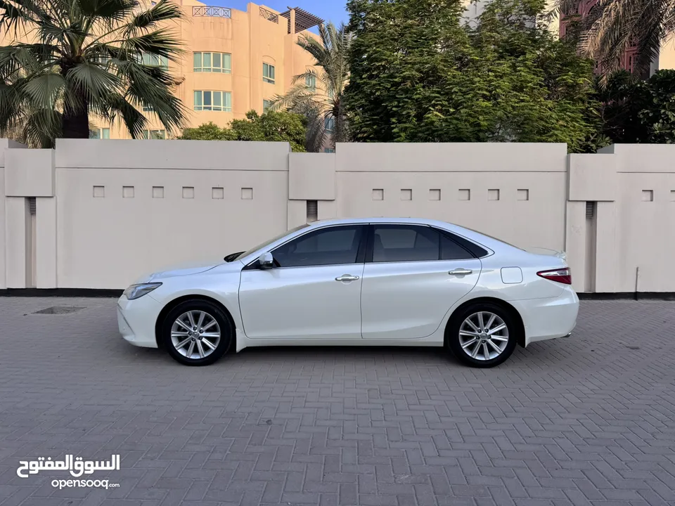 Toyota Camry GLX 2017