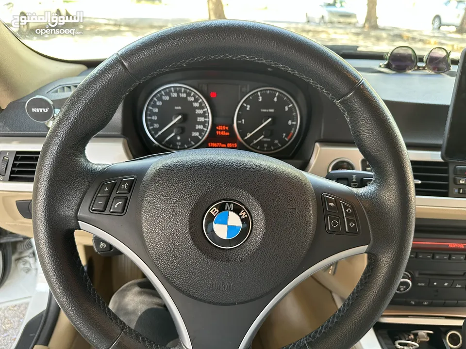 BMW 320i. 2012