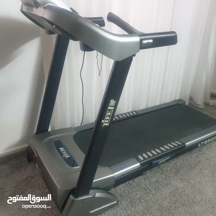 جهاز مشي تريدميل أمريكي ممتاز جدا يتحمل اكثر من 120 كيلو