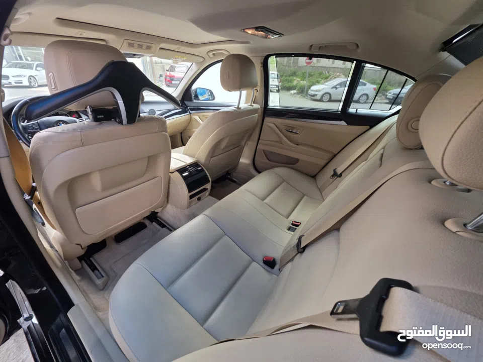 BMW 528i - 2016 (Platinum Edition)