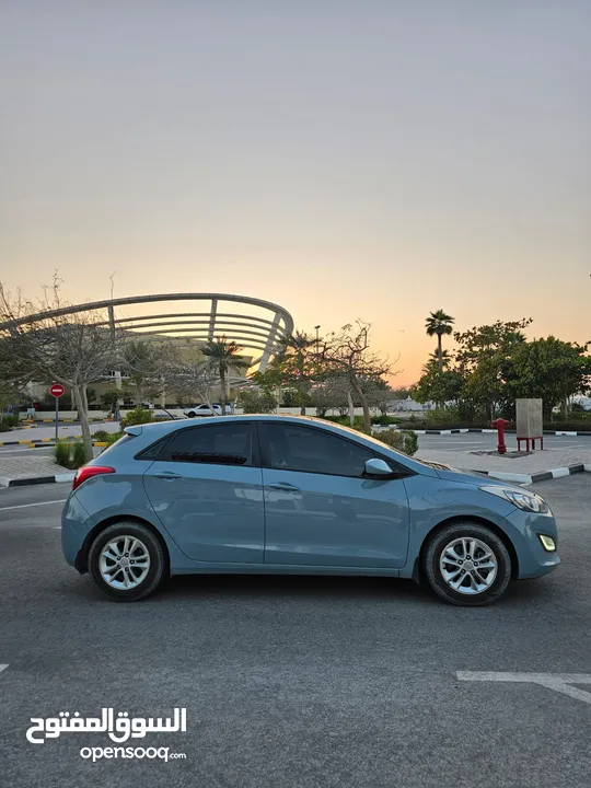 Hyundai i30 2016 gcc egency service Panoramic roof 1.6L