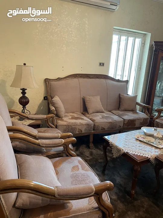 طقم كنب  فاخر للبيع