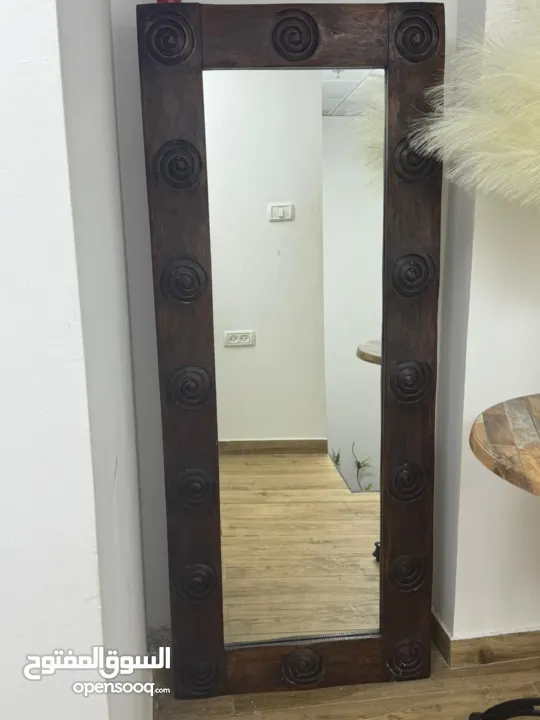 مكتب رسبشن مع خزانة دفات مرايا جانبية بحالة ممتازة