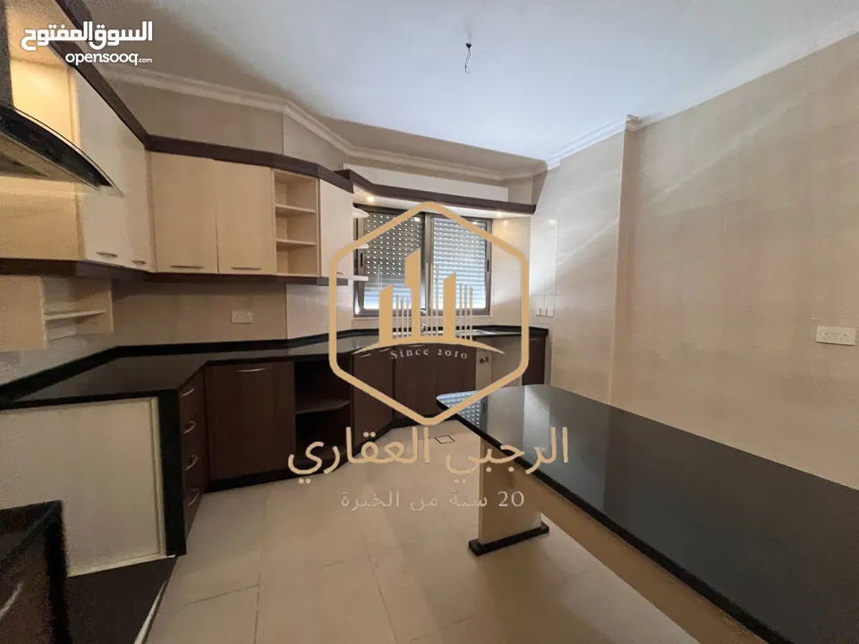 شقة / للايجار / 3نوم / طابق اول من فيلا / 200 متر / دابوق