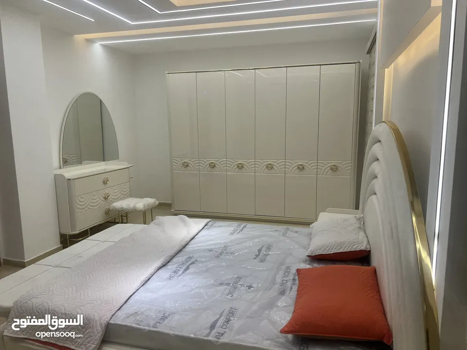 شقه مفروشه للايجار الشهري طلاب او طالبات الشمال او الاجانب