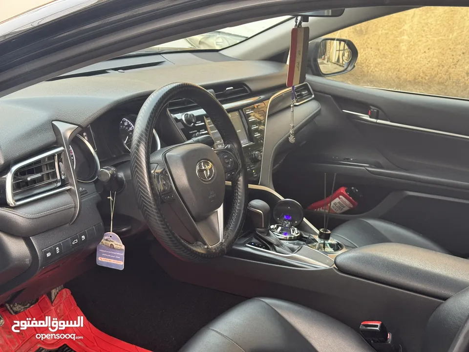 Toyota Camry  2018 SEبلس  لون اسود رقم بغداد  محرك اربعه سلندر 2500