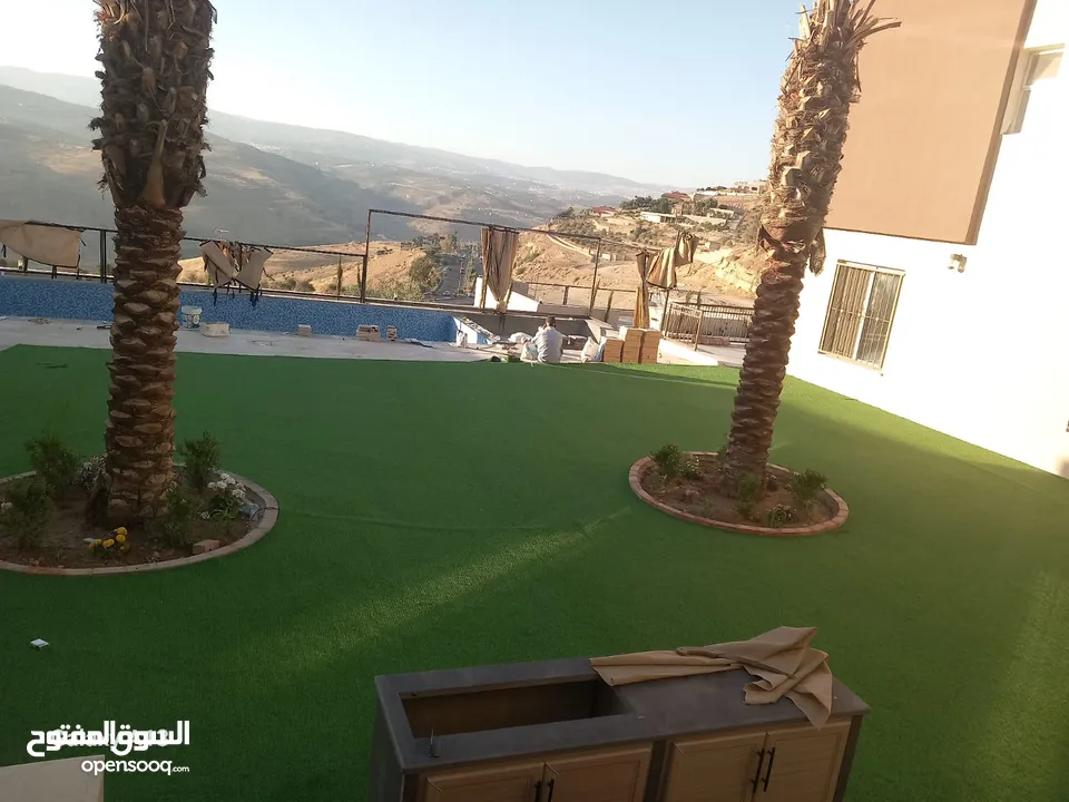 عشب صناعي اقل سعر بالمملكة وتحدي بسعر كثافة وثبات لون  يوجد صناعة  اردني  فيتنامي سعودي مصري امراتي